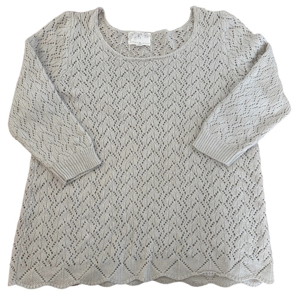 Crochet sweater with scallops
